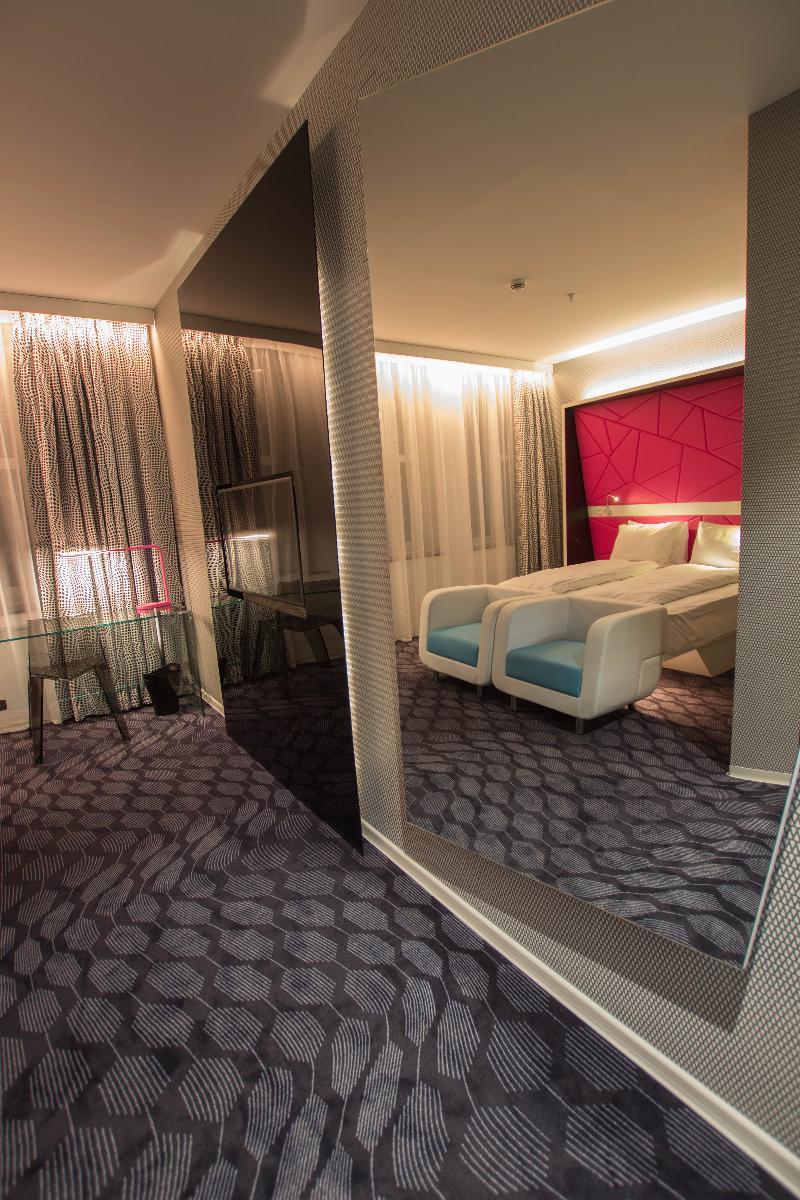 เมจิก โฮเต็ล เอ็กซิบิชั่น Hotel เบอร์เกน ภายนอก รูปภาพ